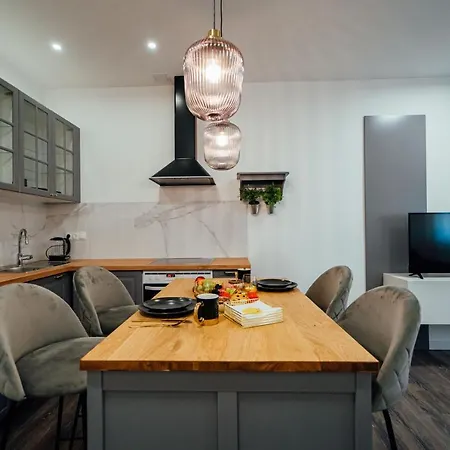 Biokovo Имотски